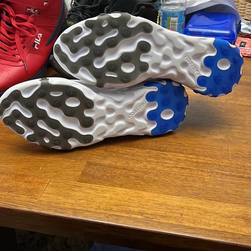 nike react light green